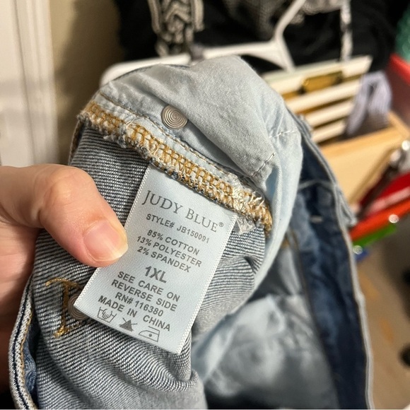 Judy Blue Serape Patch Mid Thigh Shorts Plus Size 1X M2 - Picture 6 of 9